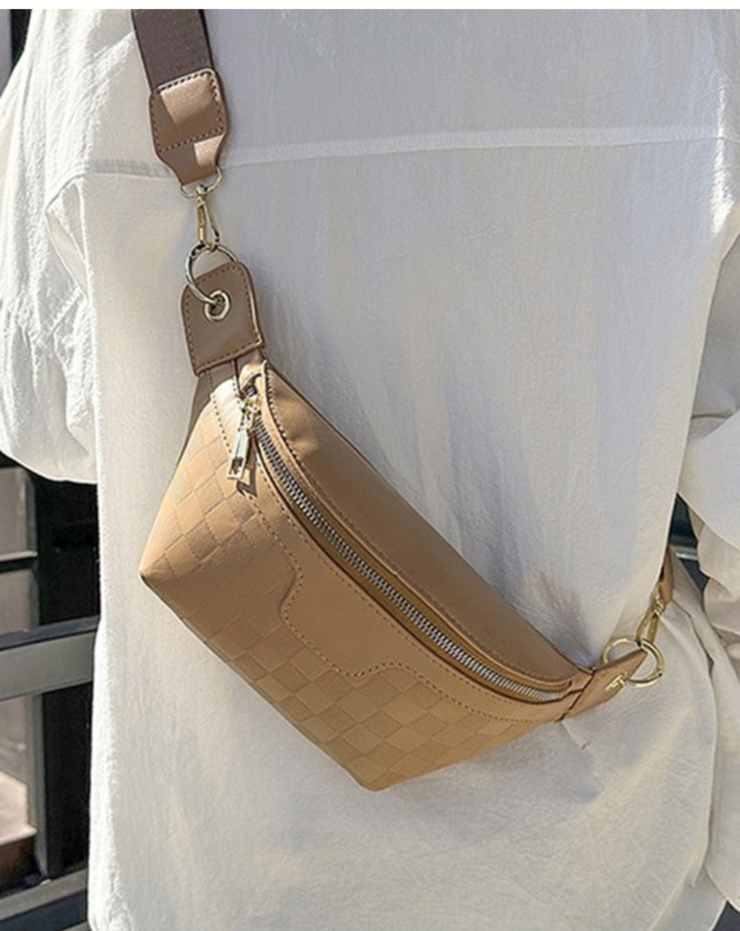 Vegan Leather crossbody ( camel)