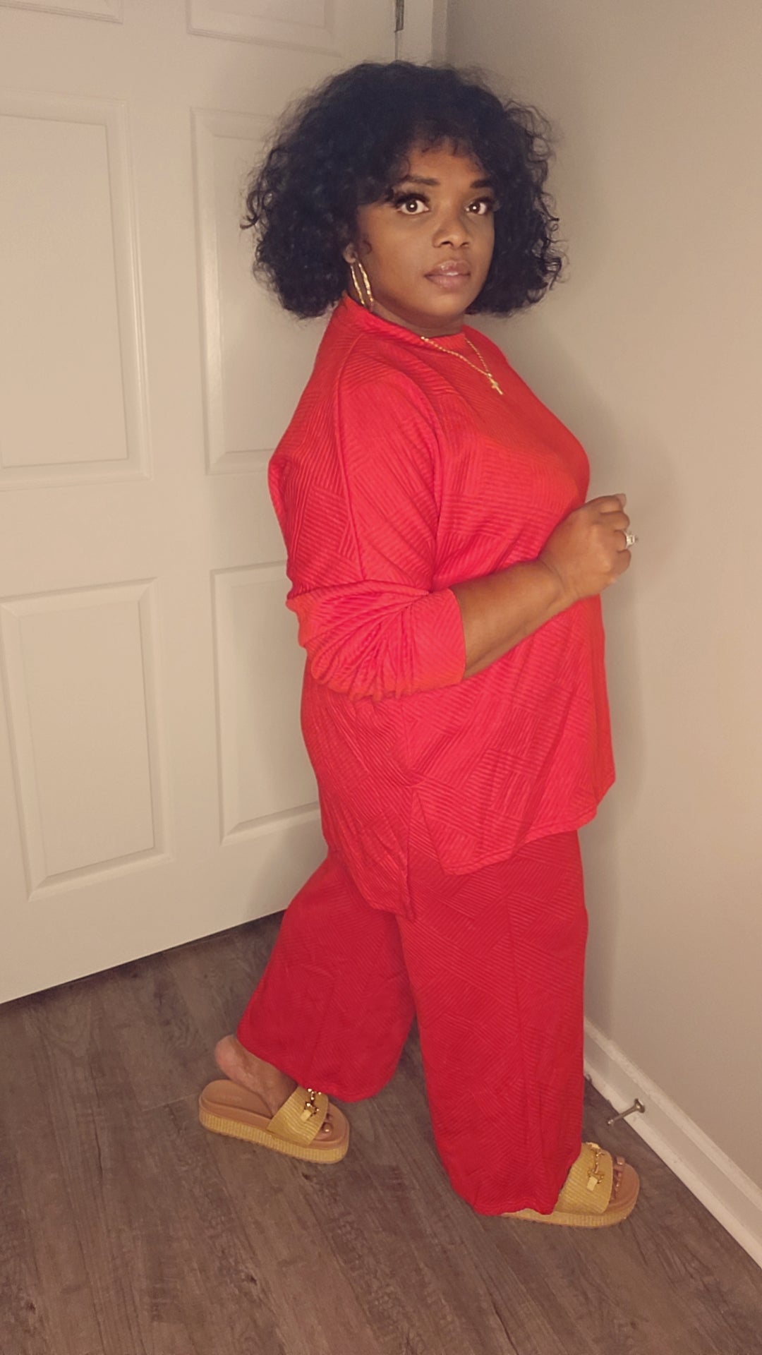 Red textured set