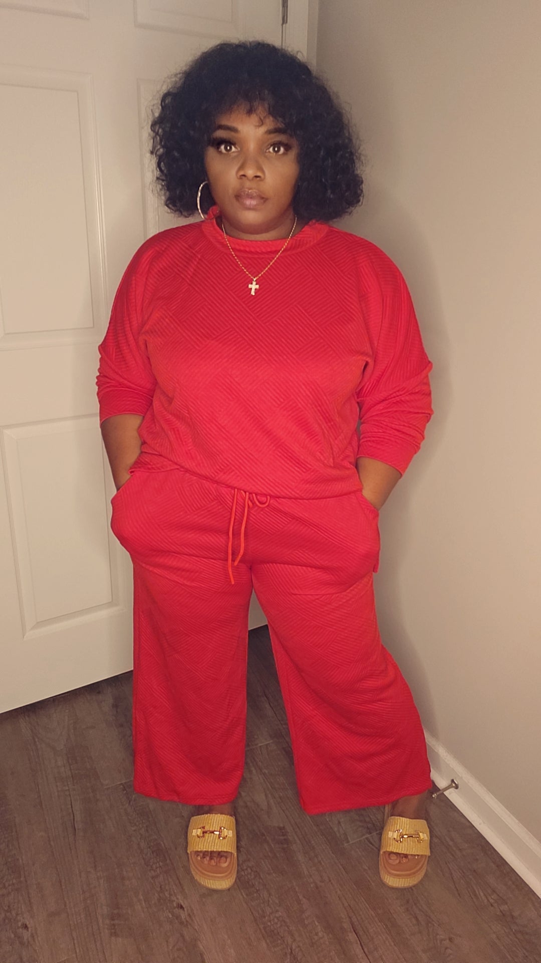 Red textured set