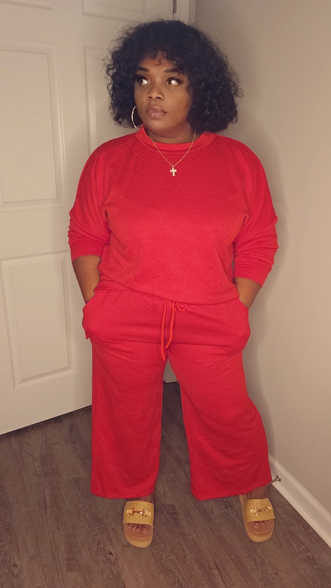 Red textured set